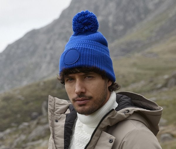 Beanie with round yoke